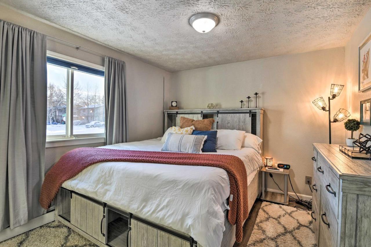 Updated Townhome Near Airport And Shopping! Anchorage Bagian luar foto