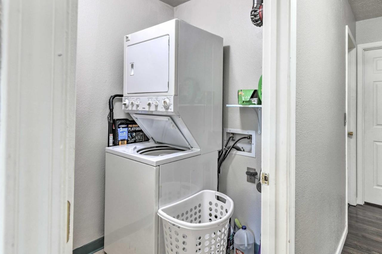 Updated Townhome Near Airport And Shopping! Anchorage Bagian luar foto
