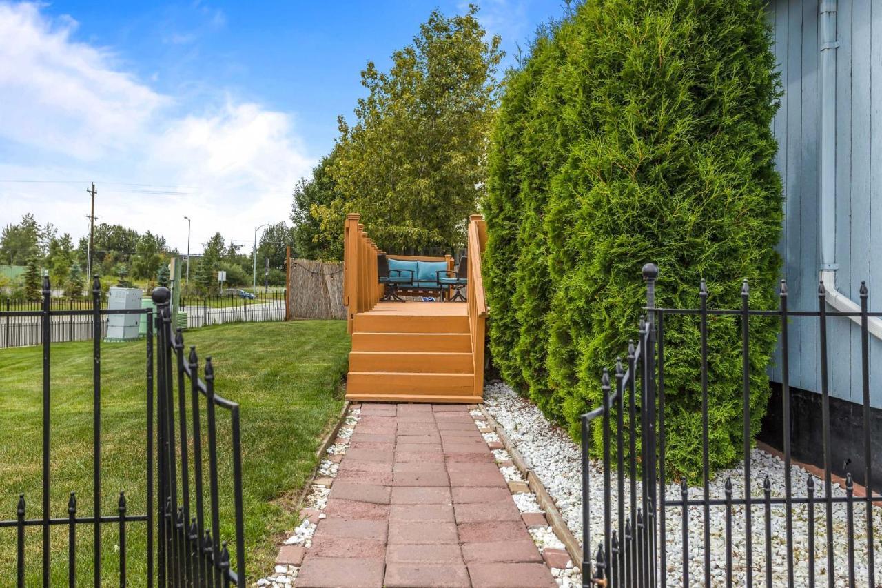 Updated Townhome Near Airport And Shopping! Anchorage Bagian luar foto